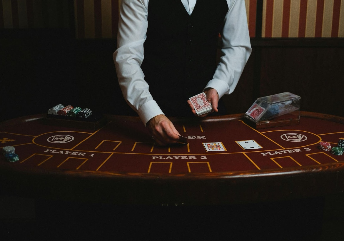 Van Klaverjassen tot Texas Hold'em: Hoe de kaartcultuur zich ontwikkelt in Friesland