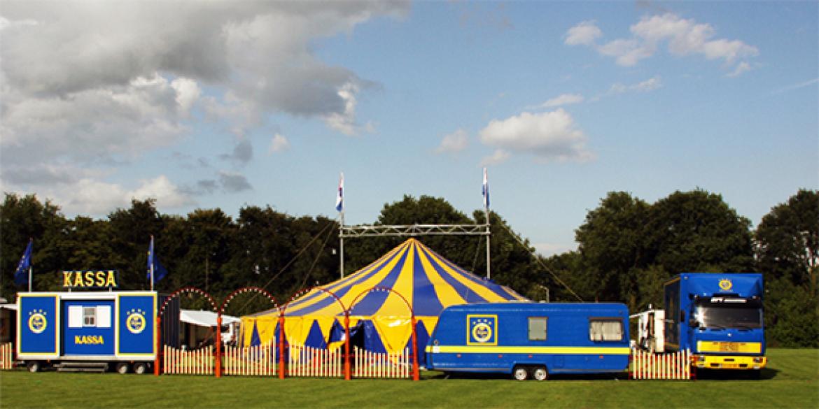 Circus Sijm in Dokkum vanwege 10-jarige Waadwente