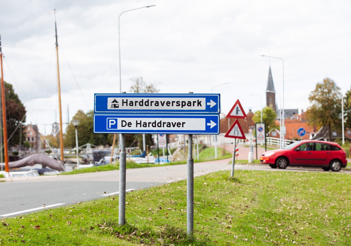 Niet 7 ton, maar 150.000 euro voor breder parkeeronderzoek binnenstad Dokkum