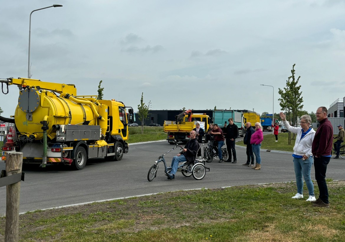 Toertocht ‘Met z’n Allen’: een dag vol vrachtwagens en vreugde voor cliënten van Alliade