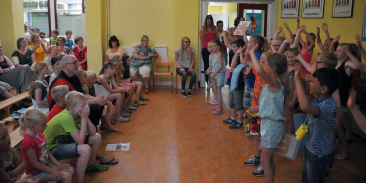 Schoolschrijver Arend ten Dam uitgezwaaid