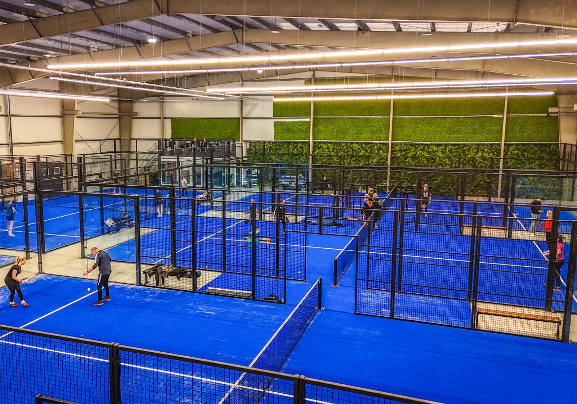 Nieuwe indoor padelbaan De Padel Club opent op 1 december in Dokkum