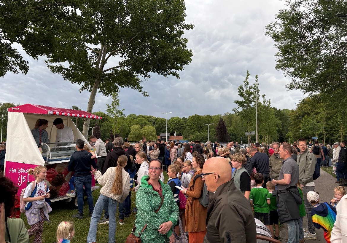 Slotavond Avondvierdaagse Dokkum eindigt gezellig én iets korter voor sommigen