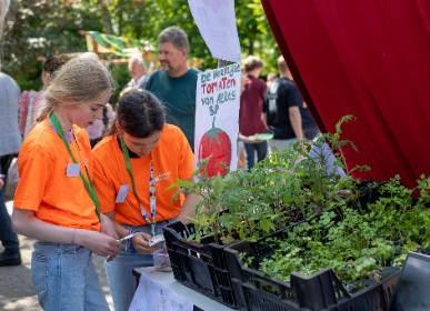 Foto's Kinderen inspireren Dokkum met project 'Sûn en Lekker Ite' door: