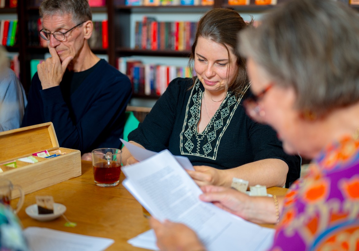 Kom gezellig Mei-inoar lêze in Bibliotheek Dokkum